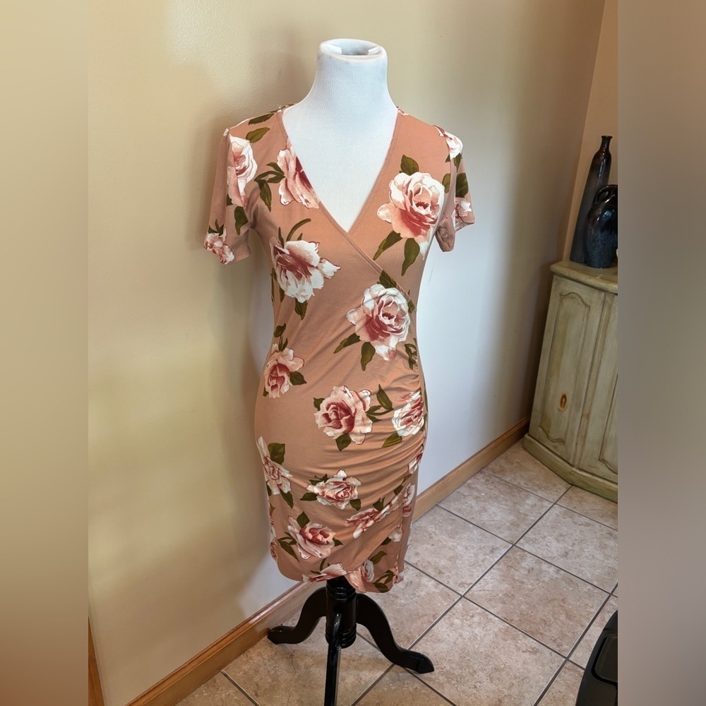 Heart & Hips Women's Blush Floral Print Summer Dress with Cinched Waist Size M